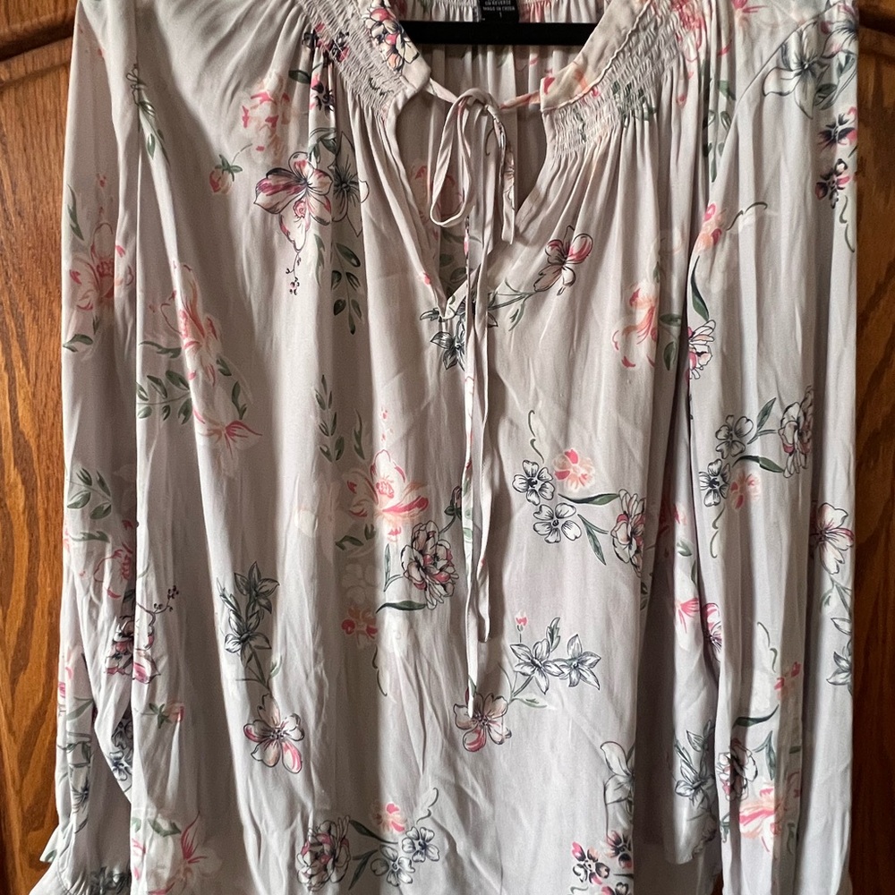SOLD!! 2 for $12 💲⬇️ - Torrid Floral Blouse - Pink and Green